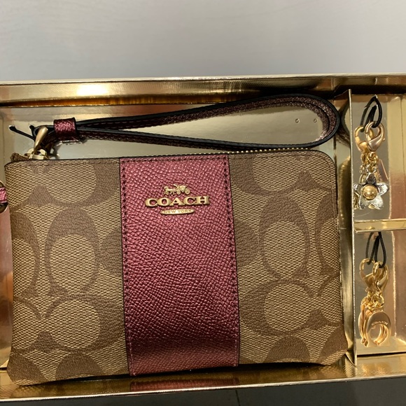 NWT Coach Wristlet & Charms Set - Picture 3 of 5